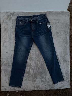 True Religion Geno SN Flap Slim Relaxed Jeans Medium Harmonious Wash Size 36x32